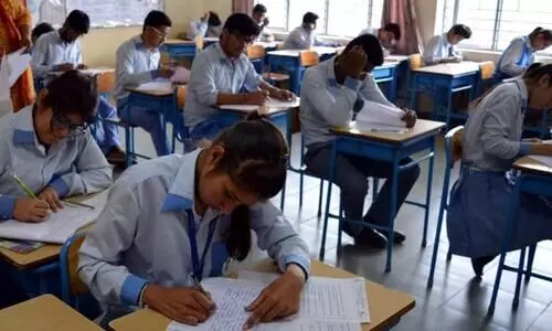 ക​മ്പാ​ർ​ട്​​മെൻറ്​ പ​രീ​ക്ഷ: വി​ദ്യാ​ർ​ഥി​ക​ളു​ടെ കോ​ള​ജ്​ പ്ര​വേ​ശ​ന​ത്തി​ന്​ അ​വ​സ​രം ഉ​റ​പ്പാ​ക്ക​ണ​മെ​ന്ന്​ കോ​ട​തി