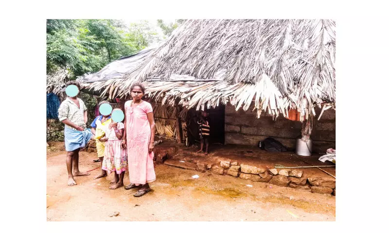 ആ​ദി​വാ​സി കു​ടും​ബ​ങ്ങ​ൾ​ക്ക് വൈ​ദ്യു​തി​യെ​ത്തി​യി​ല്ല, ഓ​ൺ​ലൈ​ൻ പ​ഠ​നം മു​ട​ങ്ങി വി​ദ്യാ​ർ​ഥി​ക​ൾ