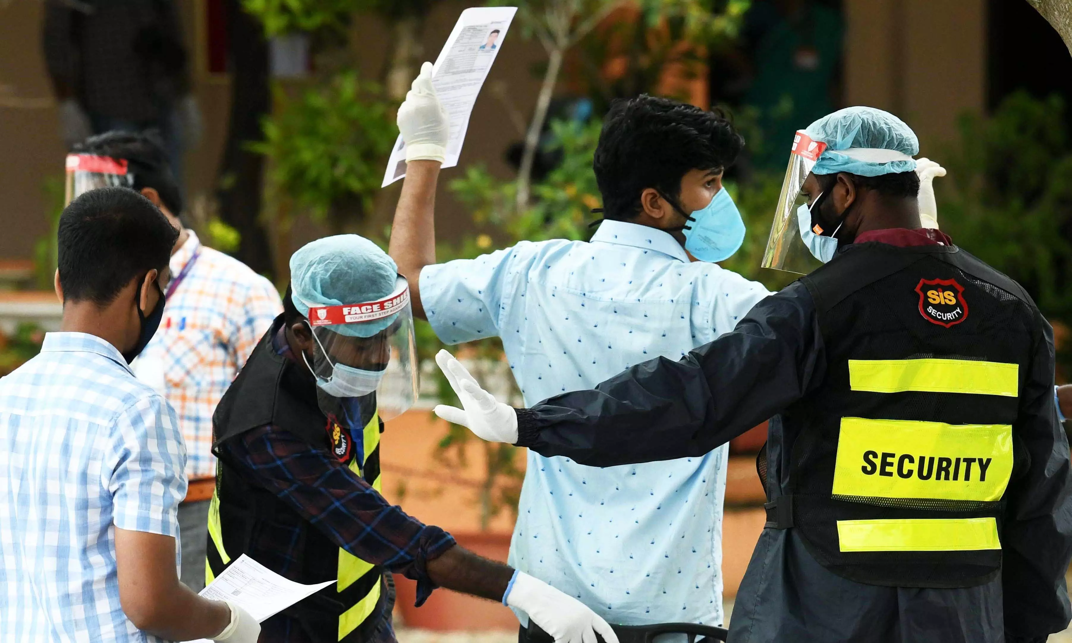 സർക്കാർ ഒാഫിസുകൾ ഇനി പൂർണതോതിൽ; സംസ്ഥാനത്ത് എത്തുന്നവർക്ക് ക്വാറൻറീൻ ഏഴ് ദിവസം സർക്കാർ ഒാഫിസുകൾ ഇനി പൂർണതോതിൽ; സംസ്ഥാനത്ത് എത്തുന്നവർക്ക് ക്വാറൻറീൻ ഏഴ് ദിവസം