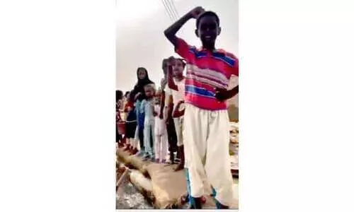 സ​ൽ​മാ​ൻ രാ​ജാ​വി​ന് അ​ഭി​ന​ന്ദ​ന​മ​റി​യി​ച്ച് സു​ഡാ​നി ബാ​ല​ന്മാ​ർ