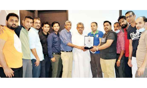 യൂ​സ​ഫ് മാ​ട്ടു​വ​യ​ലി​ന് എ​ല​ത്തൂ​ർ അ​സോ​സി​യേ​ഷ​െൻറ യാ​ത്ര​യ​യ​പ്പ്​