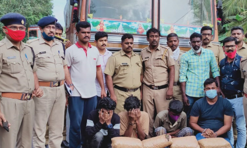 ചി​റ്റൂ​രി​ൽ വ​ൻ ക​ഞ്ചാ​വ് വേ​ട്ട; 66 കി​ലോ പി​ടി​കൂ​ടി