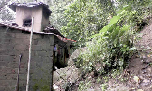 ദുരന്ത ഭീതിയോടെ ഉറക്കമില്ലാതെ ചങ്ങാടക്കടവ് നിവാസികൾ