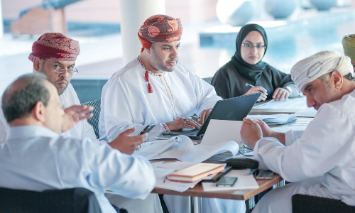 ഒമാനിൽ ഉന്നത തസ്​തികകളിൽ വിദേശികൾക്ക്​   കാലപരിധി ഏർപ്പെടുത്താൻ നീക്കം