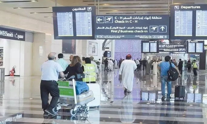 ഒമാനിൽ നിന്ന് വിസ റദ്ദാക്കി മടങ്ങുന്നവരുടെ പിഴ ഇൗ വർഷാവസാനം വരെ ഇൗടാക്കില്ല ഒമാനിൽ നിന്ന് വിസ റദ്ദാക്കി മടങ്ങുന്നവരുടെ പിഴ ഇൗ വർഷാവസാനം വരെ ഇൗടാക്കില്ല