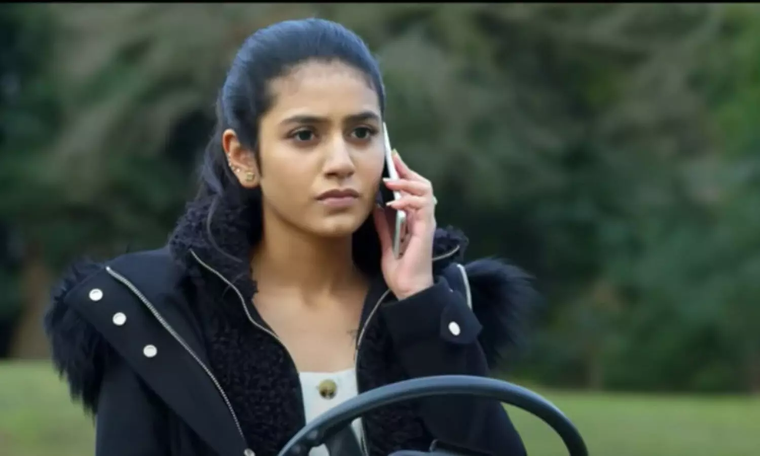 പ്രിയ വാര്യരുടെ ബോളിവുഡ് ചിത്രം ശ്രീദേവി ബംഗ്ലാവ്; പുതിയ ട്രെയിലർ പുറത്തുവിട്ട്​ മോഹൻലാൽ