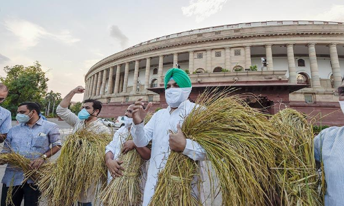 ഇ​ങ്ങ​നെ​യാ​ണോ ആ​ത്മ​നി​ർ​ഭ​ർ?