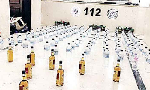 മ​ദ്യ​നി​ർ​മാ​ണ​കേ​ന്ദ്ര​ത്തി​ൽ റെ​യ്​​ഡ്​