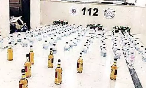 മ​ദ്യ​നി​ർ​മാ​ണ​കേ​ന്ദ്ര​ത്തി​ൽ റെ​യ്​​ഡ്​