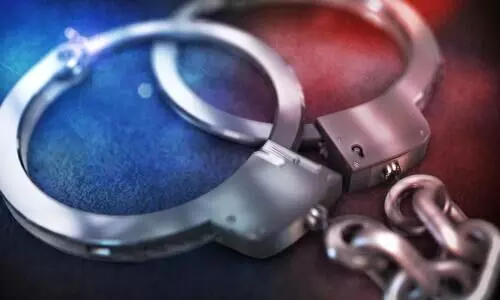 പൊലീസ് സ്​റ്റേഷനുകള്‍ക്കുനേരെ കല്ലേറ്; ഇരുപതുകാരൻ പിടിയിൽ