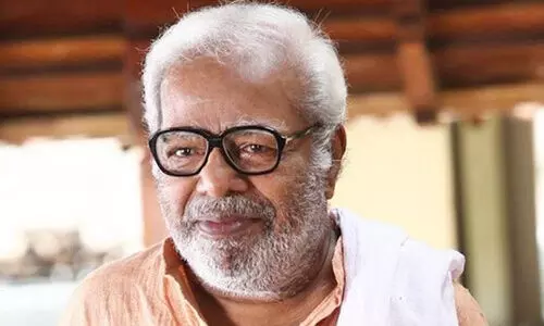 തിലകന് ഓര്‍മ്മപ്പൂക്കള്‍ അര്‍പ്പിച്ച് മമ്മൂട്ടിയും മോഹൻ ലാലും; വേട്ടയാടപ്പെട്ടപ്പോൾ കൂടെ നിൽക്കാതെ ഇപ്പോൾ സ്നേഹം കാണിച്ചിട്ടെന്തായെന്ന്​ ആരാധകർ