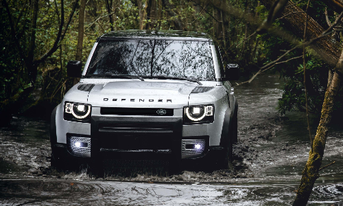 ഒാഫ്​റോഡ്​ രാജാവ്​ ലാൻഡ്​റോവർ ഡിഫൻഡർ ഇന്ത്യയിലേക്ക്​; ഇനി കാടും മലയും അനായാസം താണ്ടാം