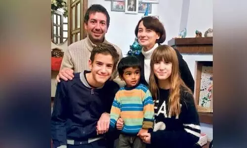 അ​മ്മ​യ​റി​യാ​ൻ, ഐ​ല​ൻ ഇ​റ്റ​ലി​യി​ൽ ഹാ​പ്പി​യാ​ണ്...