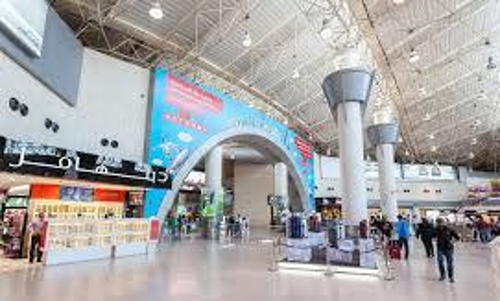 വി​മാ​ന​ത്താ​വ​ള​ത്തി​ലെ റ​സ്​​റ്റാ​റ​ൻ​റു​ക​ളും പ്രാ​ർ​ഥ​ന മു​റി​യും തു​റ​ന്നു