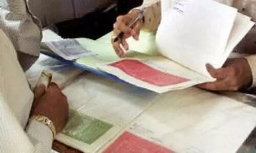 മുദ്രപത്രത്തിന് ക്ഷാമം, കുറഞ്ഞ വിലയുടേത് കിട്ടാനില്ല മുദ്രപത്രത്തിന് ക്ഷാമം, കുറഞ്ഞ വിലയുടേത് കിട്ടാനില്ല