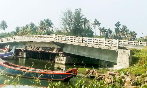 അന്തമില്ലാ​െത അന്ധകാരനഴി പാലം പണി