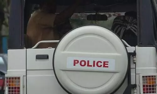 പൊലീസ്​ ഇൻസ്​പെക്ടർക്കെതിരെ കേസെടുക്കണം