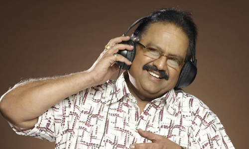 പാട്ടിനൊപ്പം ഡബ്ബിങ്ങും