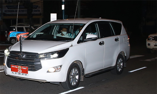 മന്ത്രി കെ.ടി ജലീൽ എ.കെ.ജി സെൻററിൽ കോടിയേരിയുമായി കൂടിക്കാഴ്ച നടത്തി