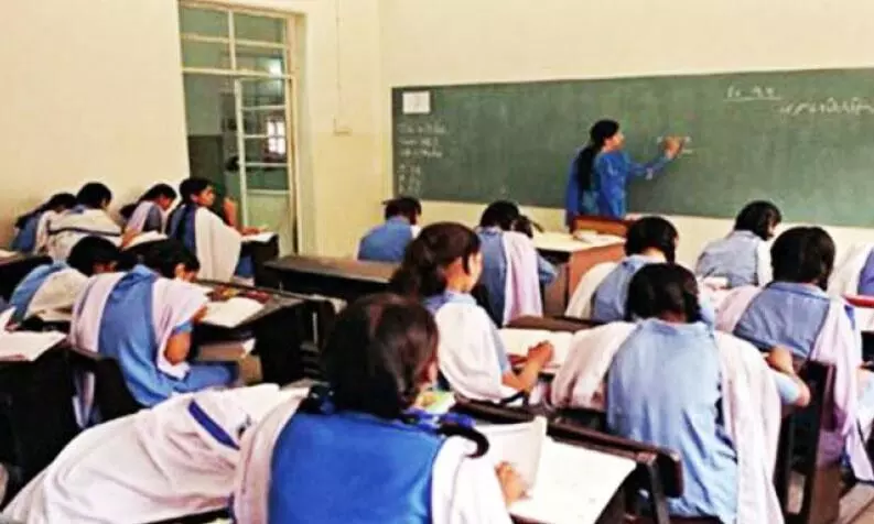 സമാന്തര പാഠശാലകൾ അടച്ചുപൂട്ടരുത് സമാന്തര പാഠശാലകൾ അടച്ചുപൂട്ടരുത്