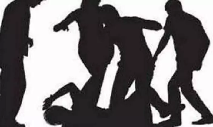 യുവാവിനെ മർദിച്ചു; ജില്ല െപാലീസ് മേധാവിക്ക് പരാതി നൽകി യുവാവിനെ മർദിച്ചു; ജില്ല െപാലീസ് മേധാവിക്ക് പരാതി നൽകി