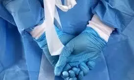 കോവിഡ് രോഗികൾ വാഹനം ലഭിക്കാതെ മൂന്നു മണിക്കൂർ റോഡരികിൽ കോവിഡ് രോഗികൾ വാഹനം ലഭിക്കാതെ മൂന്നു മണിക്കൂർ റോഡരികിൽ