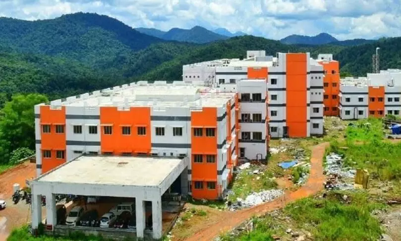 കോന്നി മെഡിക്കൽ കോളജിൽ ഹൈ ടെൻഷൻ വൈദ്യുതി എത്തും കോന്നി മെഡിക്കൽ കോളജിൽ ഹൈ ടെൻഷൻ വൈദ്യുതി എത്തും