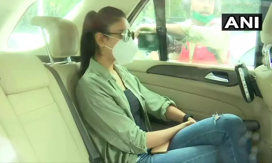 മയക്കുമരുന്ന് കേസ്: രാകുൽ പ്രീതും ദീപിക പദുകോണിെൻറ മാനേജറും ചോദ്യം ചെയ്യലിന് ഹാജരായി മയക്കുമരുന്ന് കേസ്: രാകുൽ പ്രീതും ദീപിക പദുകോണിെൻറ മാനേജറും ചോദ്യം ചെയ്യലിന് ഹാജരായി