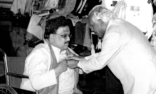 പാടാനായി ജനിച്ചവൻ