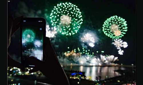 കൗതുകമായി ജിദ്ദ കോർണിഷിൽ വെടിക്കെട്ട്