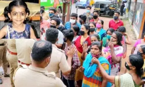 ശസ്ത്രക്രിയക്കിടെ ബാലികയുടെ മരണം: ആശുപത്രിക്ക് മുന്നിൽ പ്രതിഷേധം