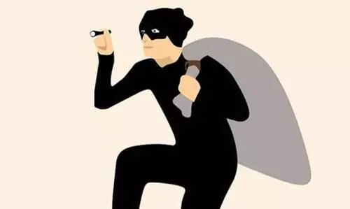 Robbery at Muthappan Madappura