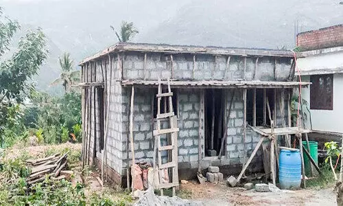 നിർമാണങ്ങളെ തകിടം മറിച്ച് തമിഴ്നാടിെൻറ നിരോധനം നിർമാണങ്ങളെ തകിടം മറിച്ച് തമിഴ്നാടിെൻറ നിരോധനം