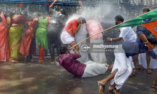 ധർമത്തിനുവേണ്ടിയുള്ള ഒളിയുദ്ധങ്ങൾ
