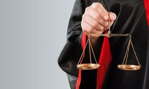 ഓപൺ സ്കൂൾ വഴി പ്ലസ് ​ടു പാസായവർക്ക് നിയമപഠനം നിഷേധിക്കരുതെന്ന് ഹൈകോടതി