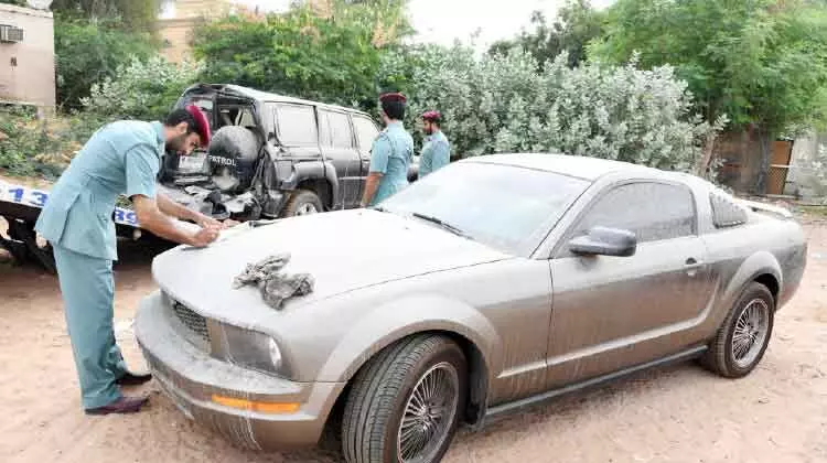 അ​ശ്ര​ദ്ധ​മാ​യി​ടു​ന്ന വാ​ഹ​ന​ങ്ങ​ള്‍ ക​ണ്ടു​കെ​ട്ടി റാ​ക് പൊ​ലീ​സ്