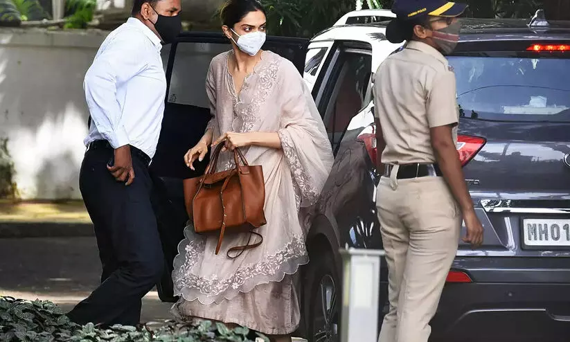 ലഹരി മരുന്ന് കേസ്: ദീപിക പദുകോൺ നാര്കോട്ടിക്സ് ബ്യൂറോ മുമ്പാകെ ഹാജരായി ലഹരി മരുന്ന് കേസ്: ദീപിക പദുകോൺ നാര്കോട്ടിക്സ് ബ്യൂറോ മുമ്പാകെ ഹാജരായി