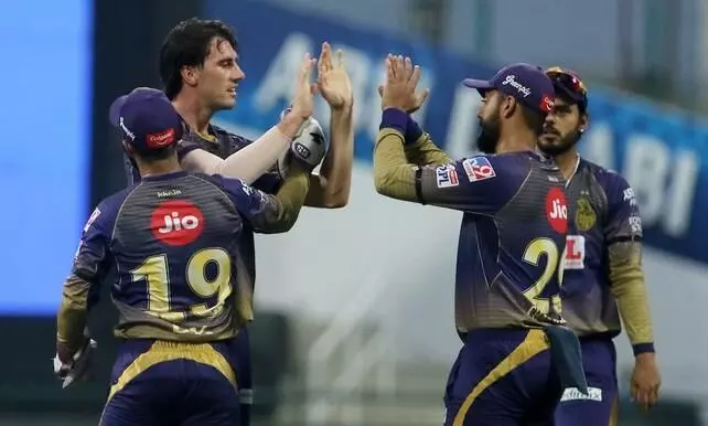 വിജയിക്കാൻ 143 റൺസ് മാത്രം; ഇനി കൊൽക്കത്ത ബാറ്റ്​സ്​മാൻമാരുടെ ഊഴം