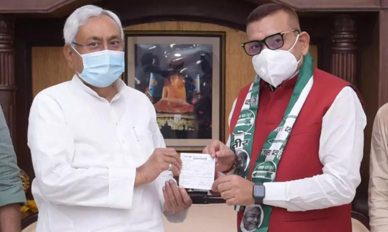 ബി.ജെ.പിയിലേക്കല്ല; ബിഹാർ മുൻ ഡി.ജി.പി ഗുപ്​തേശ്വർ പാണ്ഡെ ജെ.ഡി.യുവിൽ