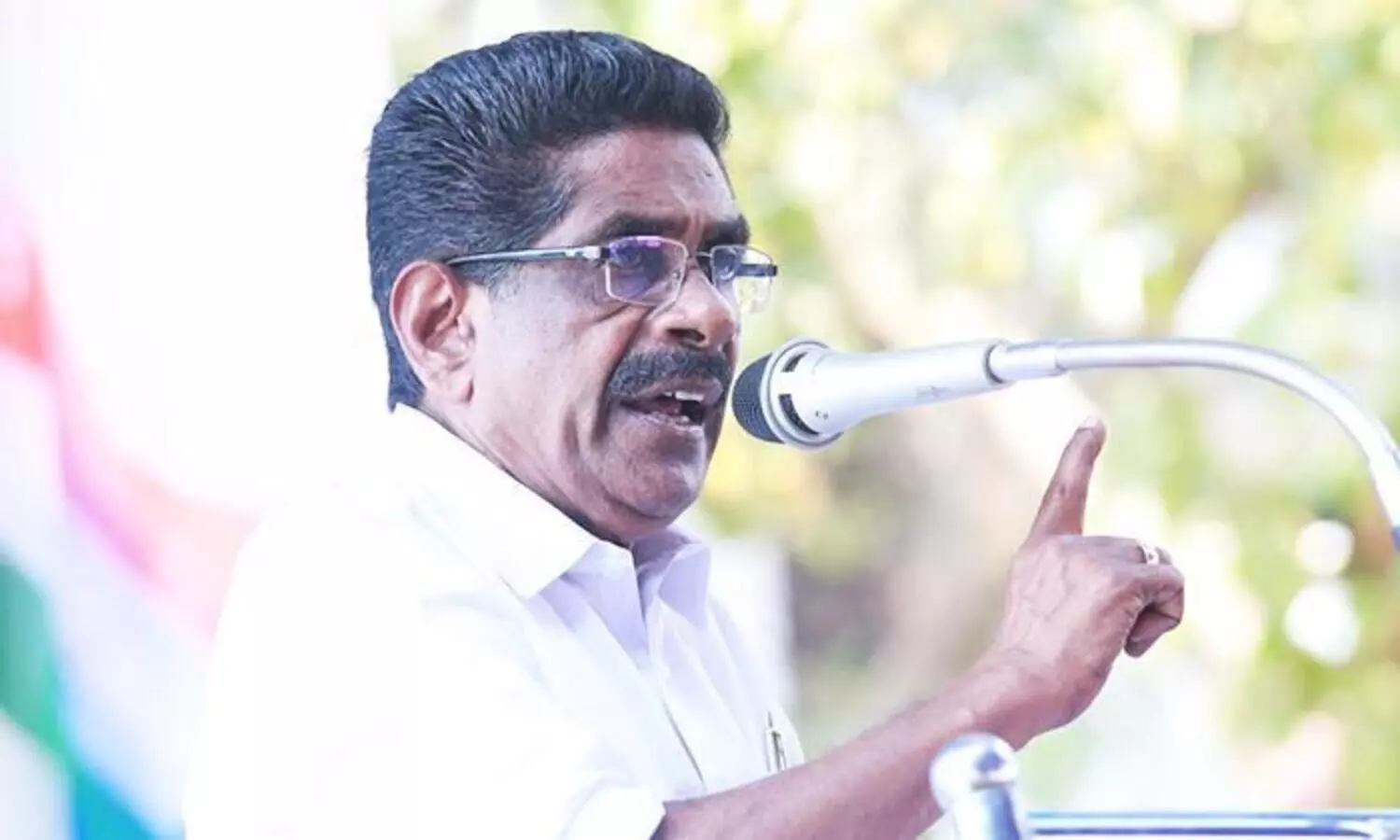 ലാവലിന്‍ കേസ്‌ വീണ്ടും മാറ്റിവെക്കാൻ സുപ്രീംകോടതിയില്‍ അപേക്ഷ; സി.ബി.ഐ നടപടി ദുരൂഹമെന്ന് മുല്ലപ്പള്ളി രാമചന്ദ്രൻ