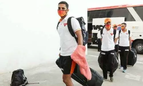 ജാ​സ​ൺ ഹോ​ൾ​ഡ​ർ ദു​ബൈ​യി​ൽ