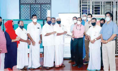 കോവിഡ്​ മുക്തനായി; മീരാസ മെഡിക്കൽ കോളജിന്​ ഉപകരണങ്ങൾ നൽകി