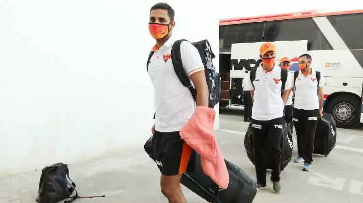 ജാ​സ​ൺ ഹോ​ൾ​ഡ​ർ ദു​ബൈ​യി​ൽ