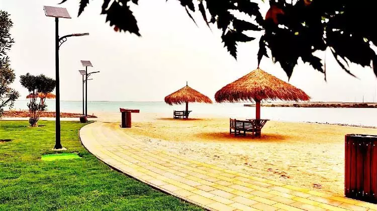 അൽഖോറിൽ ബീച്ച് പാർക്കും പ്രകൃതിസംരക്ഷണ കേന്ദ്രവും തുറന്നു