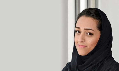 ക​ല​ക​ളു​മാ​യി പ​റ​ക്കും​ത​ളി​ക ഷാ​ർ​ജ​യി​ൽ പ​റ​ന്നി​റ​ങ്ങി