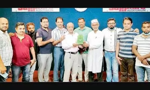 എ​ൻ.​പി. അ​ബൂ​ബ​ക്ക​റി​ന് ക​നി​വ് യാ​ത്ര​യ​യ​പ്പ് ന​ൽ​കി