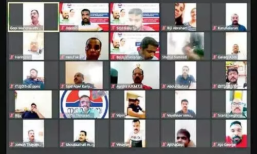 ആ​രോ​ഗ്യ​പ്ര​വ​ർ​ത്ത​ക​ർ​ക്ക് ന​വോ​ദ​യ ഏ​രി​യ ക​മ്മി​റ്റി​യു​ടെ ആ​ദ​രം