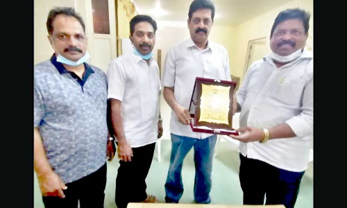 ബിജു ജോർജിനും മനോജ് ലൂക്കോസ്​ ​ജോണിനും യാത്രയയപ്പ്​