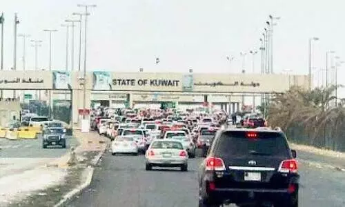 കോ​വി​ഡ്​ പ​രി​ശോ​ധ​ന: അ​തി​ർ​ത്തി​യി​ൽ മ​ണി​ക്കൂ​റു​ക​ളു​ടെ കാ​ത്തി​രി​പ്പ്​