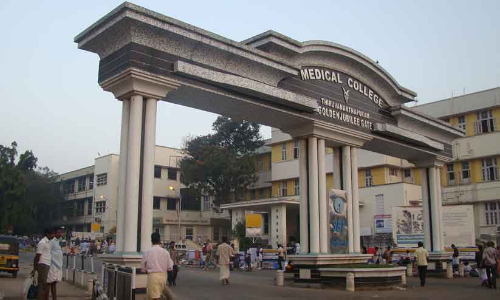 തിരുവനന്തപുരം മെഡിക്കല്‍ കോളജില്‍ കോവിഡ് ചികിത്സ കഴിഞ്ഞ വയോധികൻ പുഴുവരിച്ച നിലയില്‍